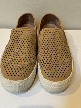 Steve Madden Zeena Tan Perforated Slip On Comfort Shoes Sneakers - Sz 7.5